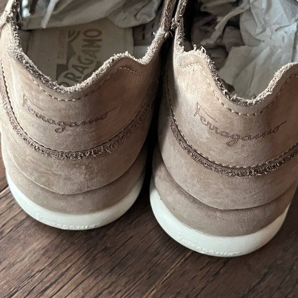 Sneakers - Picture 3 of 7